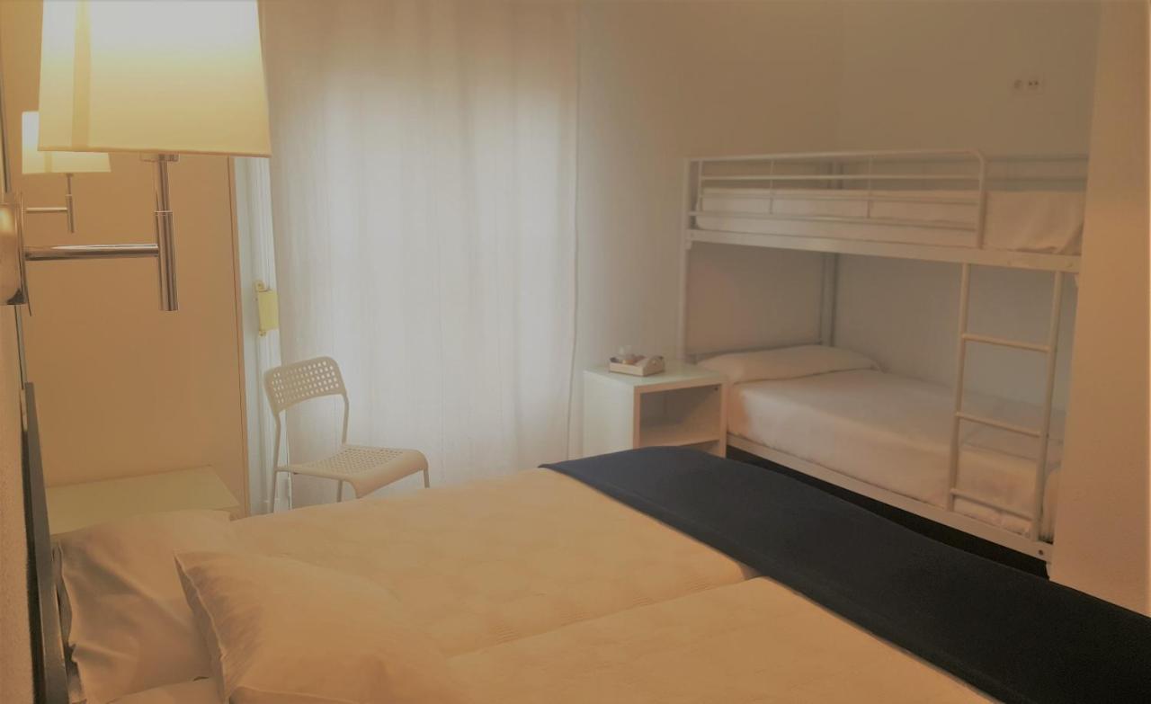 Hostal Santa Isabel — Photos 3